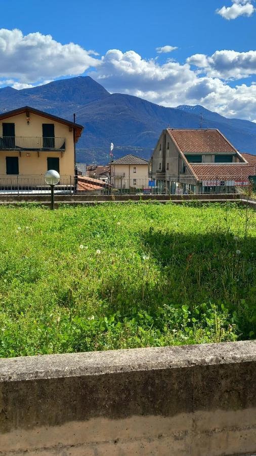 Residenza Michi Apartment Gravedona Bagian luar foto